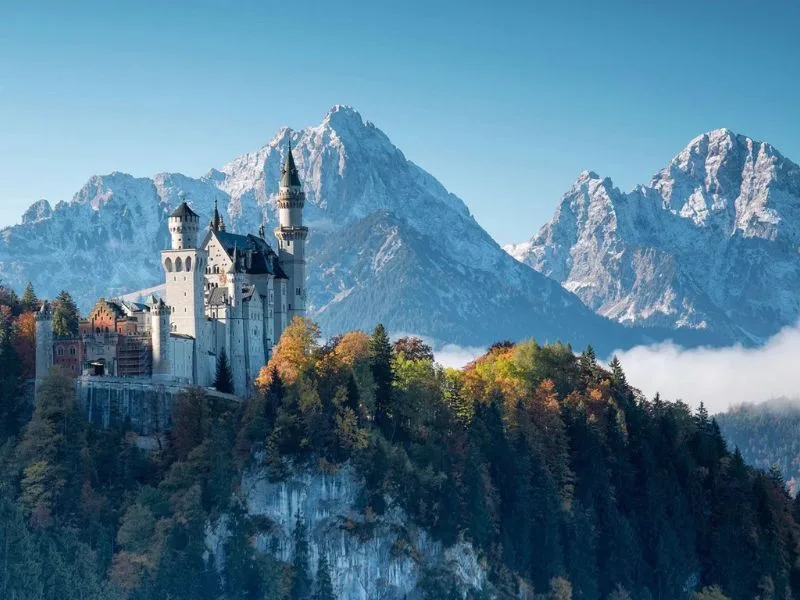 lau dai neuschwanstein toa lau dai co tich giua long nuoc duc