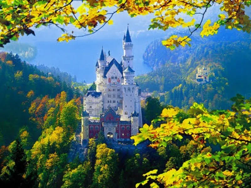 lau dai neuschwanstein toa lau dai co tich giua long nuoc duc