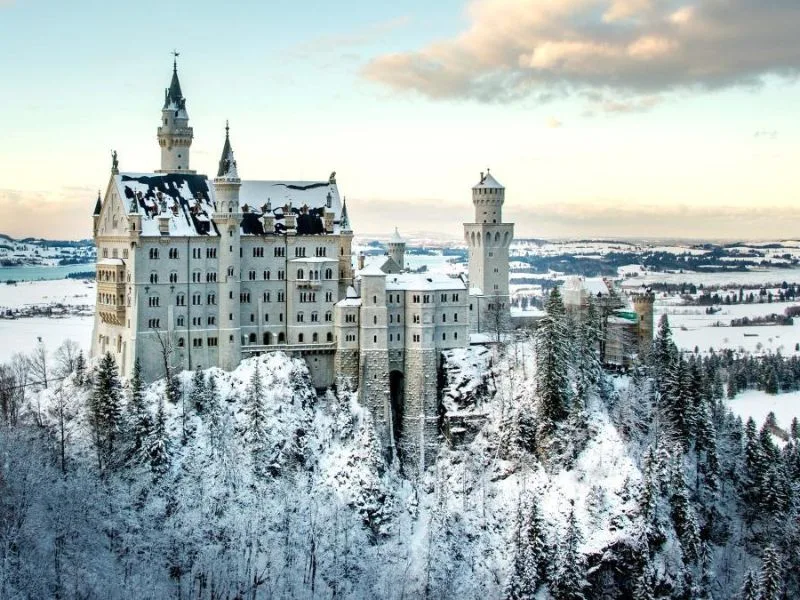 lau dai neuschwanstein toa lau dai co tich giua long nuoc duc