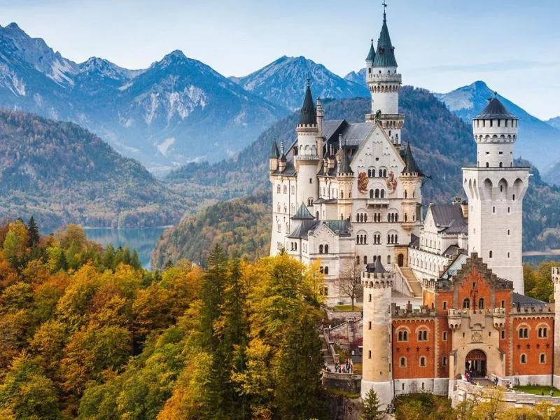 lau dai neuschwanstein toa lau dai co tich giua long nuoc duc